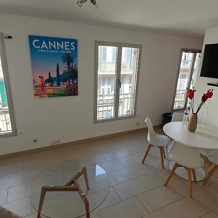 2 Centre Old Port Palais Des Festivals * Cannes